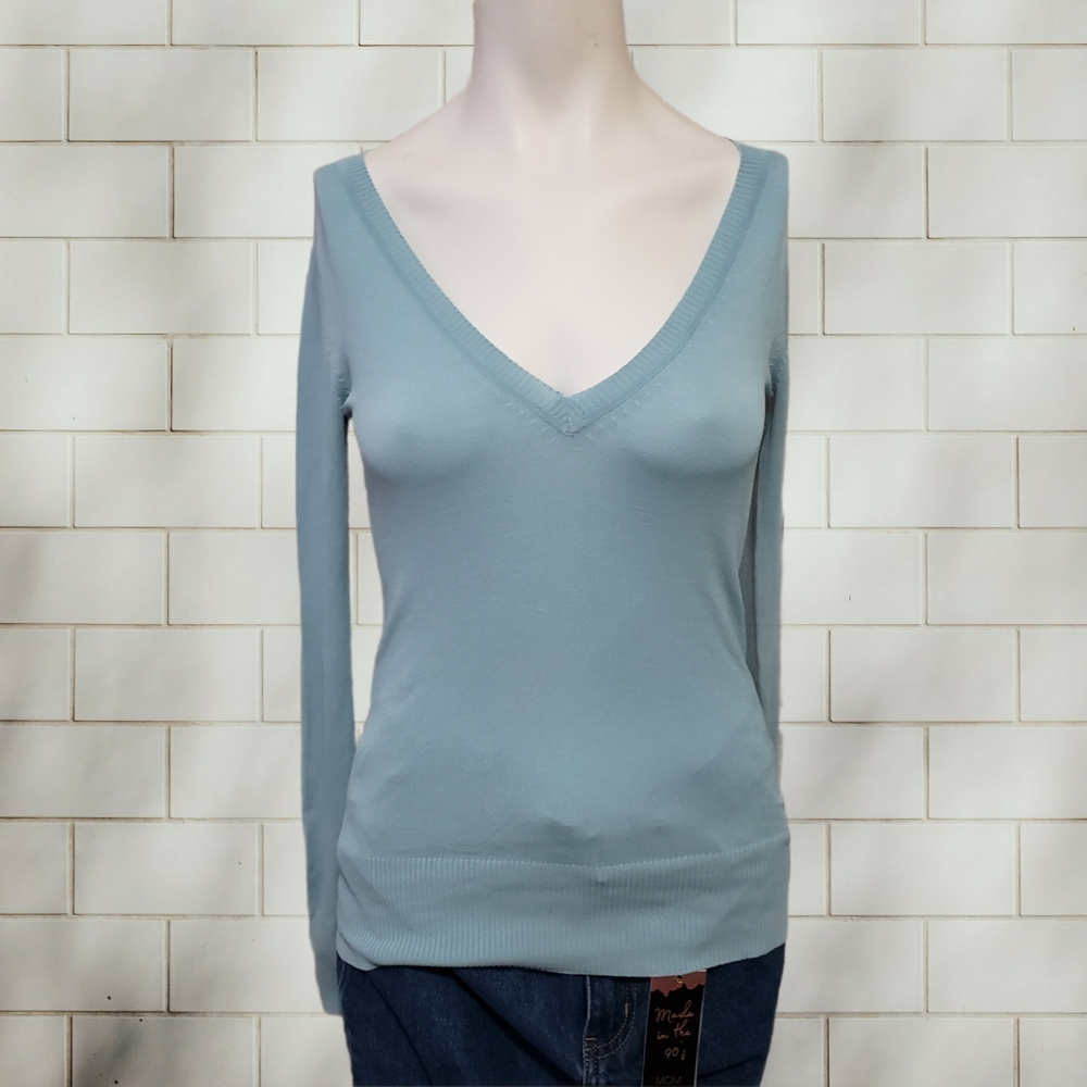 ZARA small baby blue knit v-neck lightweight sweater